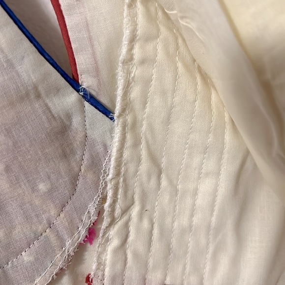 Handstitched Indian blouse, Can be worn with a saree/mix and match with lehenga. - Picture 4 of 6